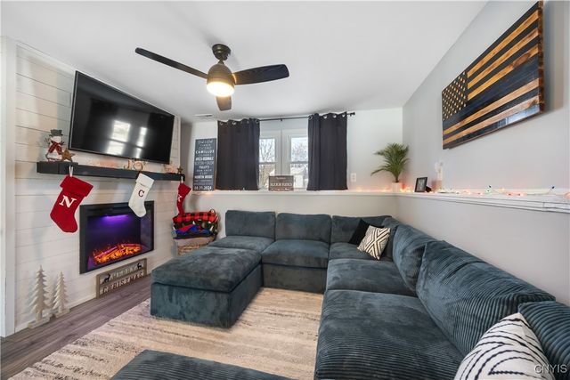 8025 Bamm Hollow Road, Clay, NY 13041