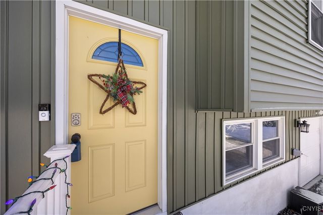 8025 Bamm Hollow Road, Clay, NY 13041