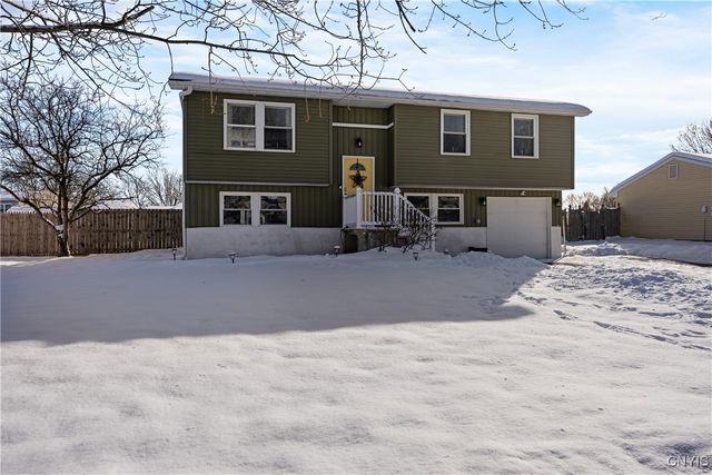 8025 Bamm Hollow Road, Clay, NY 13041