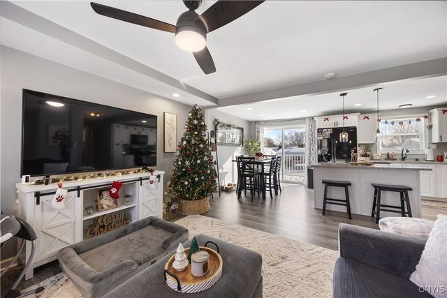 8025 Bamm Hollow Road, Clay, NY 13041