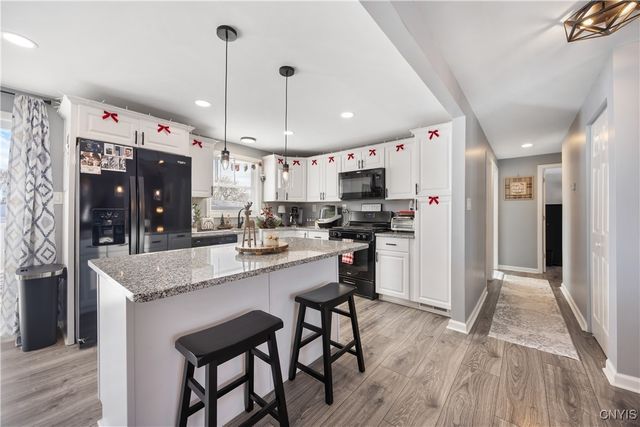 8025 Bamm Hollow Road, Clay, NY 13041