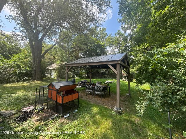 1717 Illinois Avenue, Lansing, MI 48906