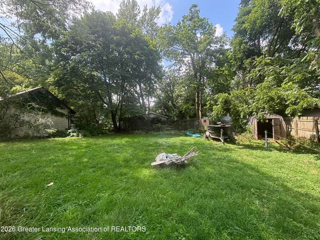 1717 Illinois Avenue, Lansing, MI 48906