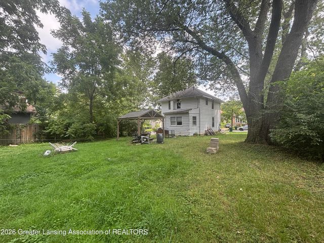 1717 Illinois Avenue, Lansing, MI 48906