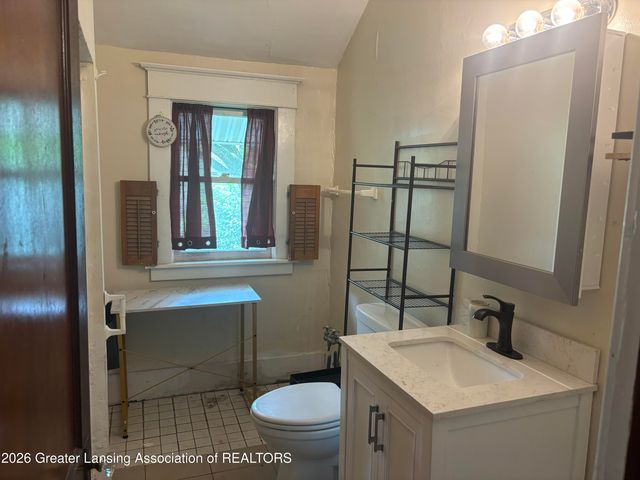1717 Illinois Avenue, Lansing, MI 48906