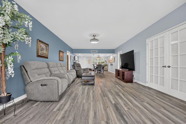 3960 Oaks Clubhouse 110, Pompano Beach, FL 33069