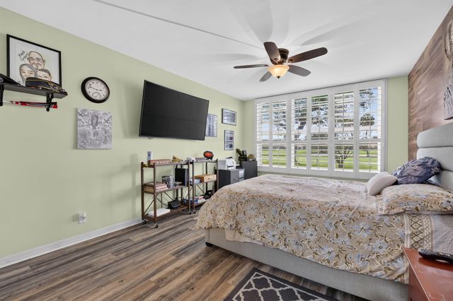 3960 Oaks Clubhouse 110, Pompano Beach, FL 33069