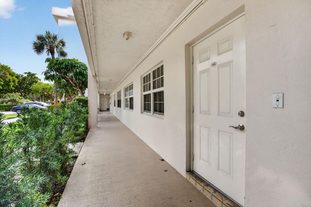 3960 Oaks Clubhouse 110, Pompano Beach, FL 33069