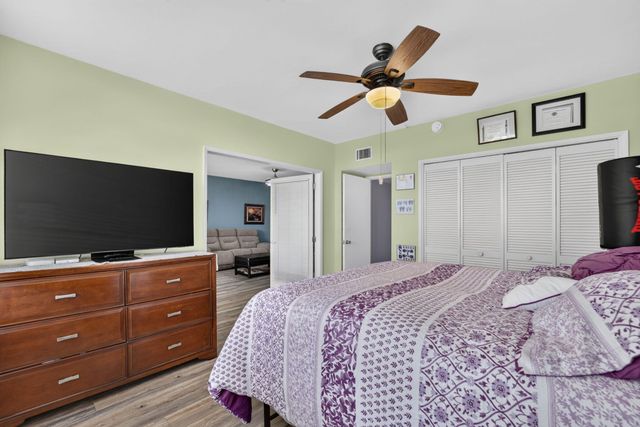 3960 Oaks Clubhouse 110, Pompano Beach, FL 33069