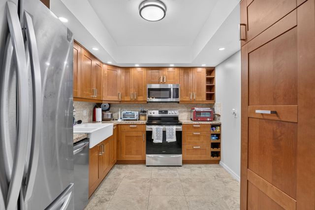 3960 Oaks Clubhouse 110, Pompano Beach, FL 33069