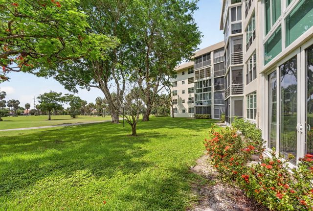 3960 Oaks Clubhouse 110, Pompano Beach, FL 33069