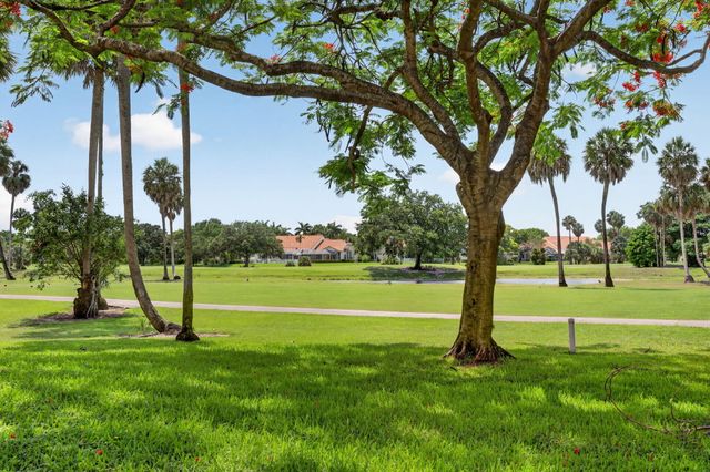 3960 Oaks Clubhouse 110, Pompano Beach, FL 33069