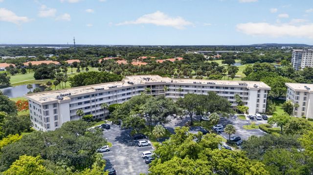 3960 Oaks Clubhouse 110, Pompano Beach, FL 33069
