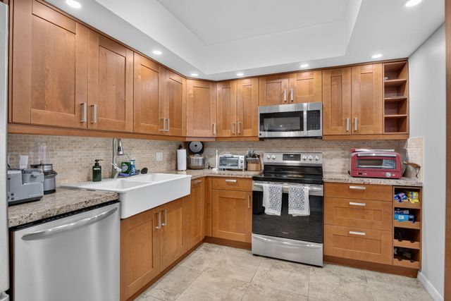 3960 Oaks Clubhouse 110, Pompano Beach, FL 33069
