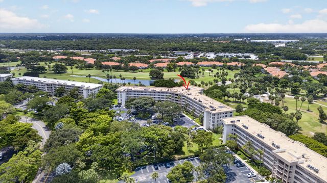 3960 Oaks Clubhouse 110, Pompano Beach, FL 33069