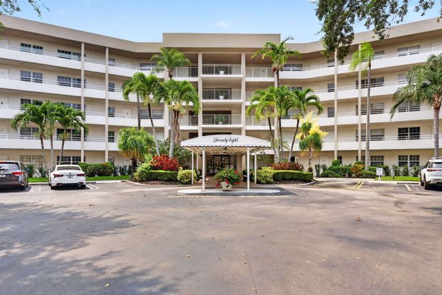 3960 Oaks Clubhouse 110, Pompano Beach, FL 33069