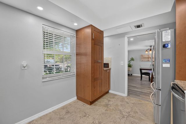 3960 Oaks Clubhouse 110, Pompano Beach, FL 33069