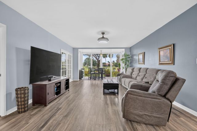 3960 Oaks Clubhouse 110, Pompano Beach, FL 33069