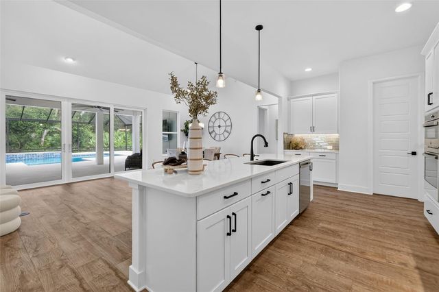 724 SHIVERS LOOP, The Villages, FL 34762