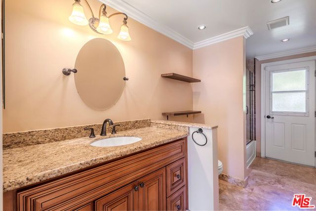 1921 El Monte Drive, Thousand Oaks, CA 91362