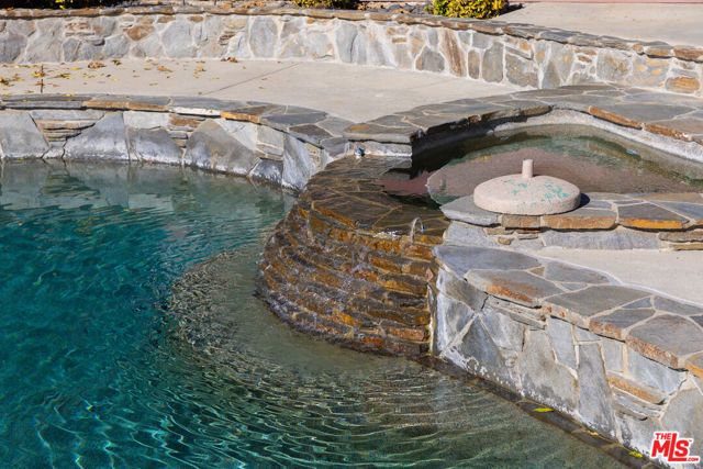 1921 El Monte Drive, Thousand Oaks, CA 91362