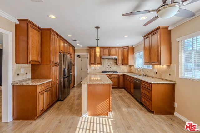 1921 El Monte Drive, Thousand Oaks, CA 91362