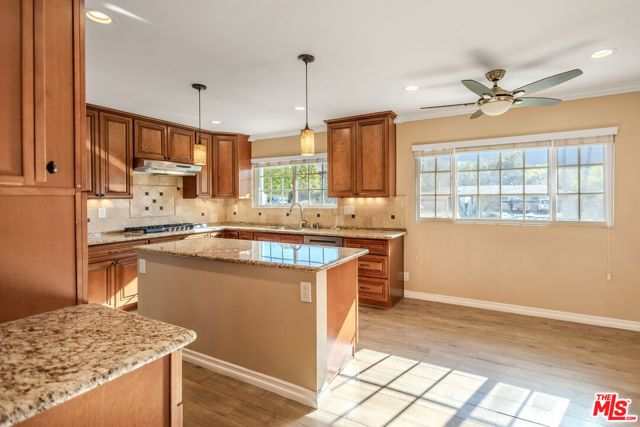 1921 El Monte Drive, Thousand Oaks, CA 91362