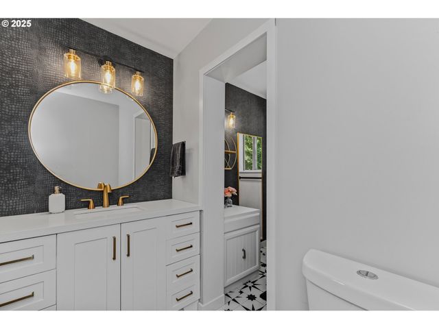 14021 Se LUCILLE St, Happy Valley, OR 97086