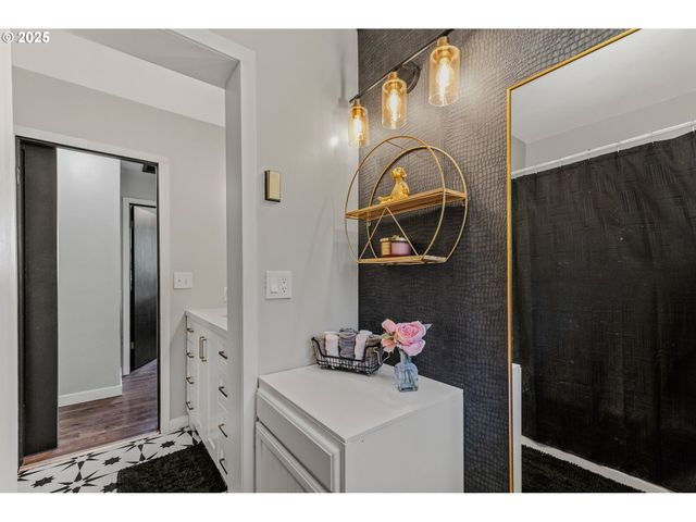 14021 Se LUCILLE St, Happy Valley, OR 97086