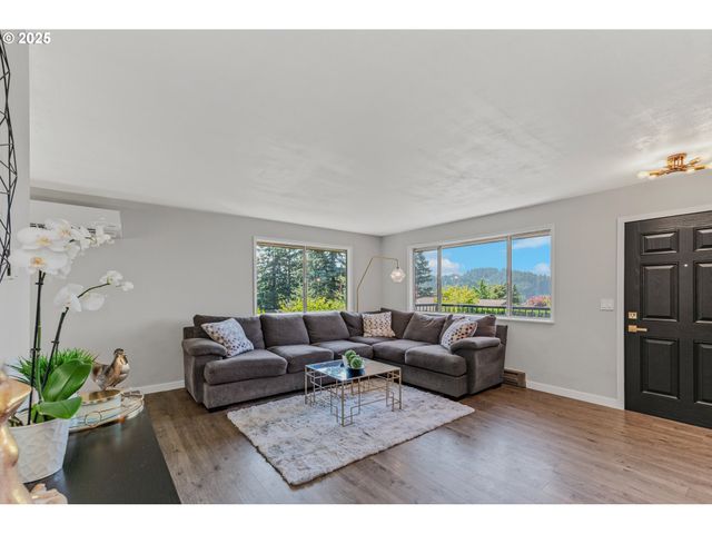 14021 Se LUCILLE St, Happy Valley, OR 97086