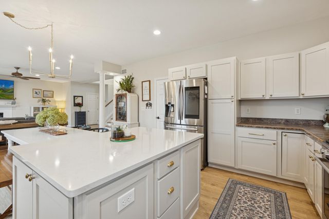 1162 Hidden Creek Boulevard, Mayer, MN 55360