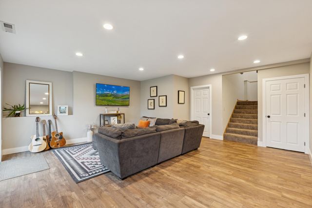 1162 Hidden Creek Boulevard, Mayer, MN 55360