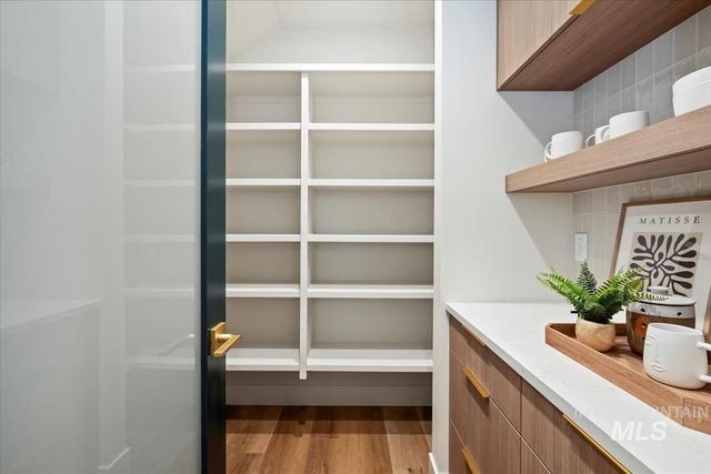 2407 N Buhrstone Ave, Eagle, ID 83616