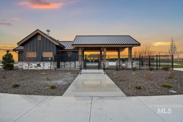 2407 N Buhrstone Ave, Eagle, ID 83616