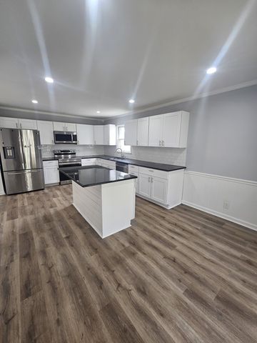 1518 Belle Oaks Dr, Murfreesboro, TN 37130