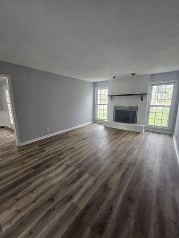 1518 Belle Oaks Dr, Murfreesboro, TN 37130