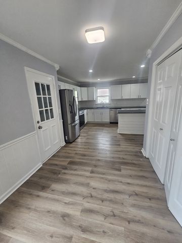 1518 Belle Oaks Dr, Murfreesboro, TN 37130