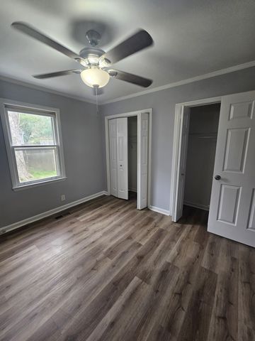 1518 Belle Oaks Dr, Murfreesboro, TN 37130