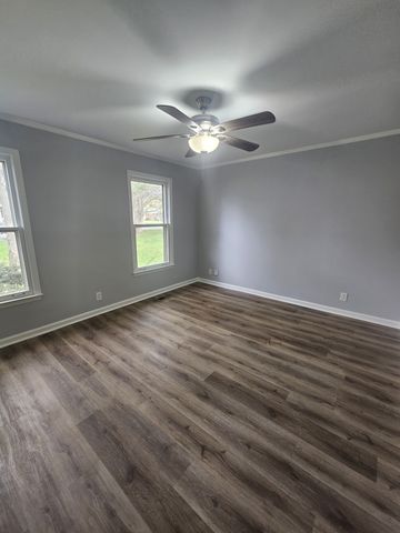 1518 Belle Oaks Dr, Murfreesboro, TN 37130