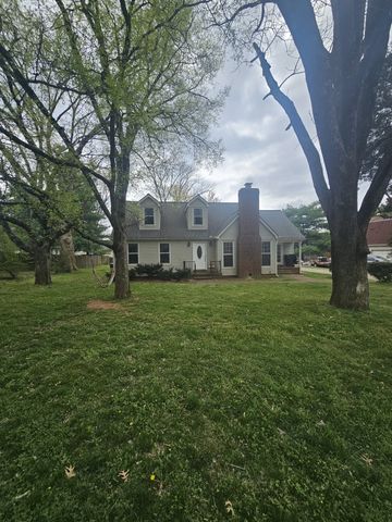 1518 Belle Oaks Dr, Murfreesboro, TN 37130