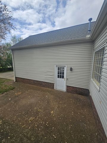 1518 Belle Oaks Dr, Murfreesboro, TN 37130