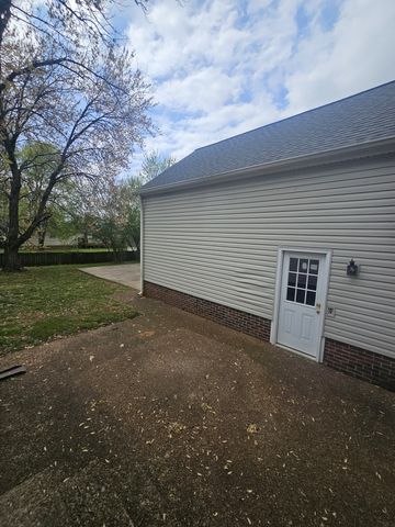 1518 Belle Oaks Dr, Murfreesboro, TN 37130