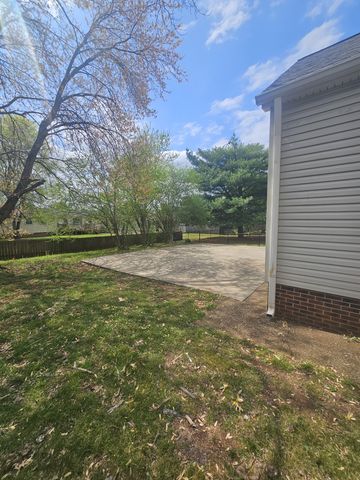 1518 Belle Oaks Dr, Murfreesboro, TN 37130