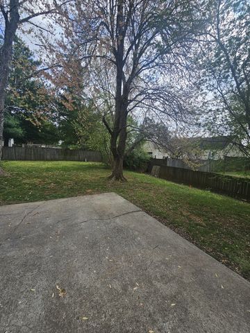 1518 Belle Oaks Dr, Murfreesboro, TN 37130