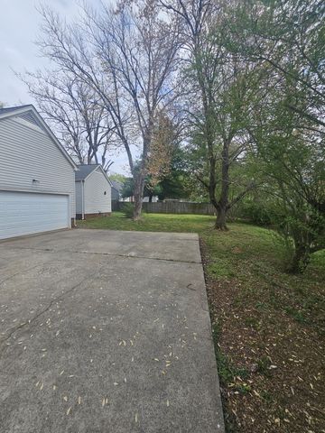 1518 Belle Oaks Dr, Murfreesboro, TN 37130