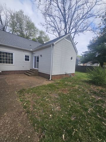 1518 Belle Oaks Dr, Murfreesboro, TN 37130