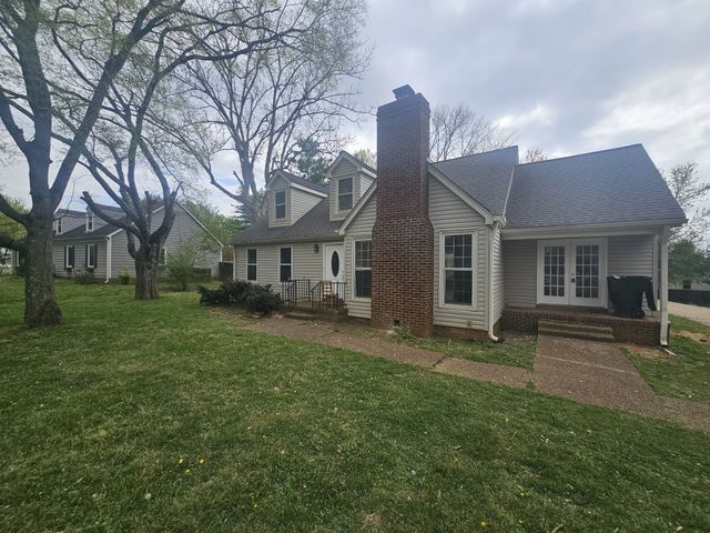 1518 Belle Oaks Dr, Murfreesboro, TN 37130