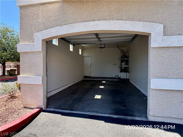 5855 Valley Drive 2115, North Las Vegas, NV 89031