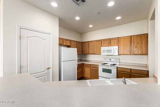 5415 E MCKELLIPS Road 33, Mesa, AZ 85215