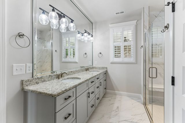 5000 Harbor Reserve Cv, Hermitage, TN 37076